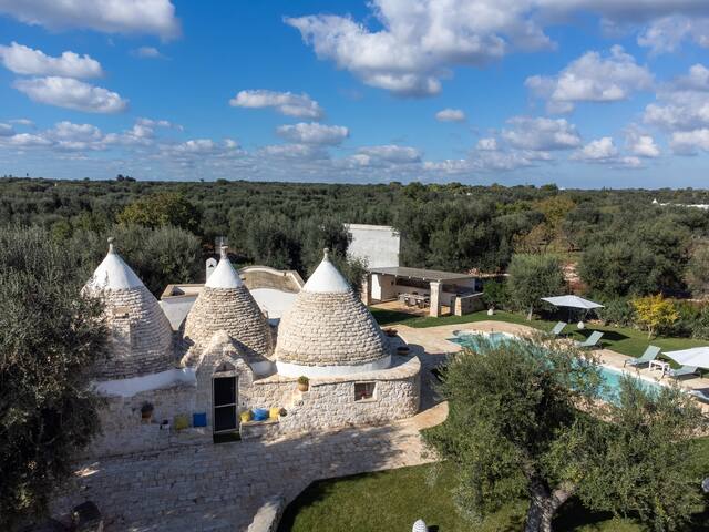 Trullo Della Grotta, San Michele Salentino, Puglia gallery image 2