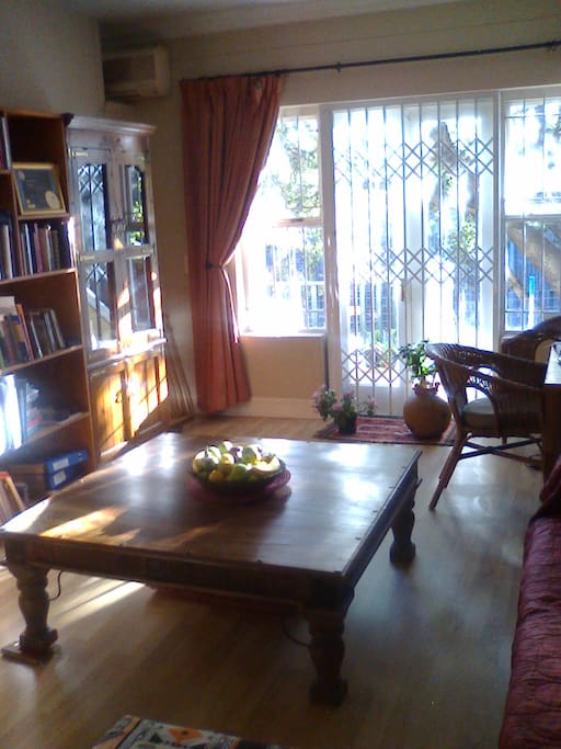 Open plan lounge and kitchen area for good conversation