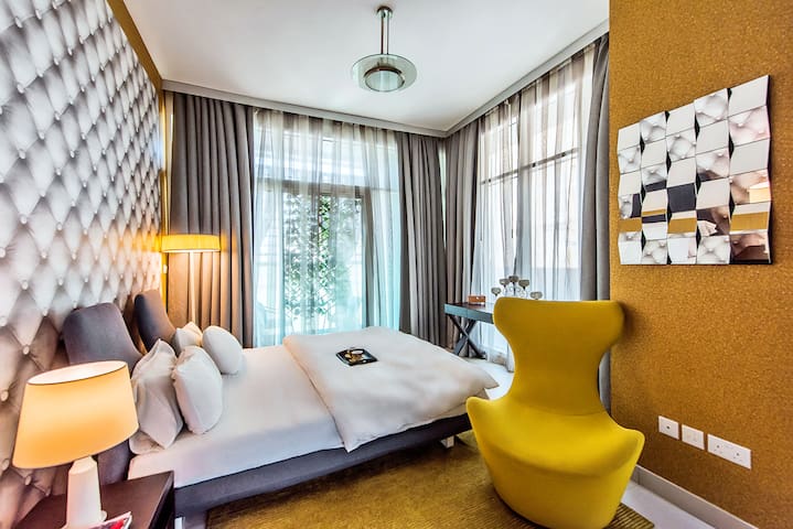 Touristy 5 min to Burj, JBR, Marina, JLT & DMC