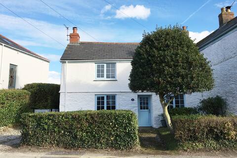 Veronica Cottage - Cosy and charming bolthole