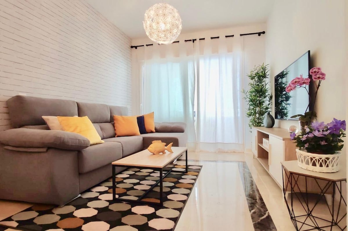 Top performing Airbnb: Millenium Marbella Centro apartment with parking in Marbella
