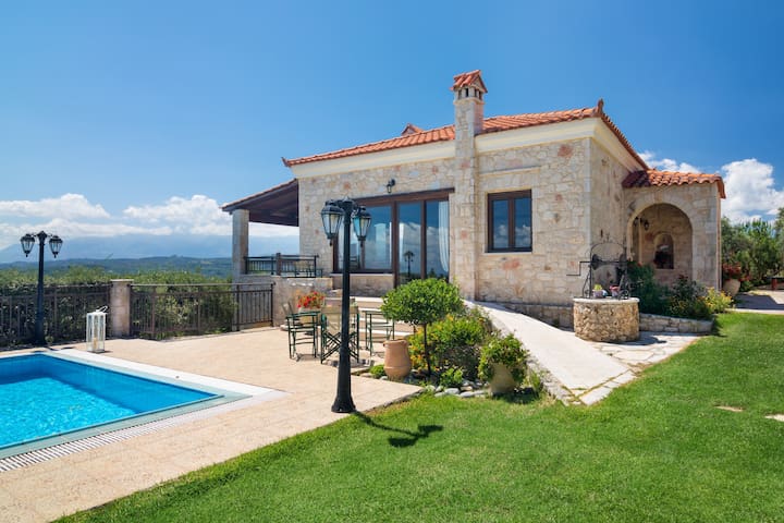 Family Villa w/Pool, Children Area, BBQ, Ping Pong gallery image 3