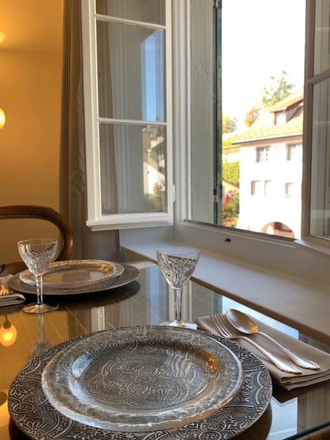 Old Town Charm & Central Location in Rapperswil
