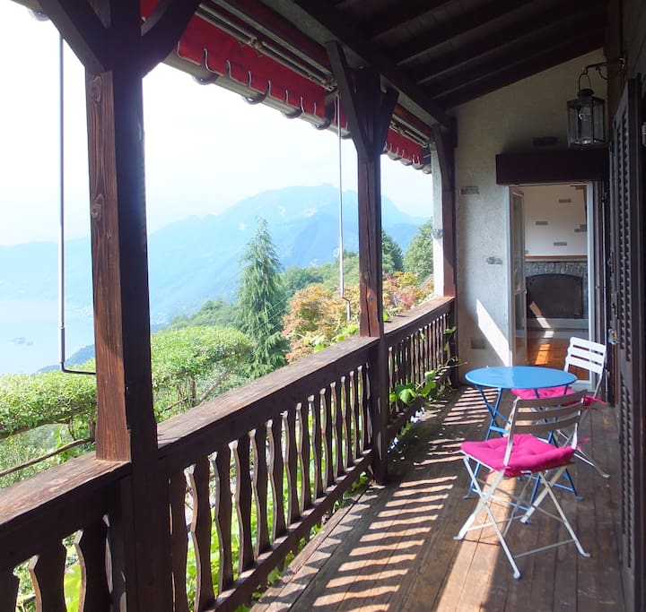 Der Balkon lädt zum Verweilen