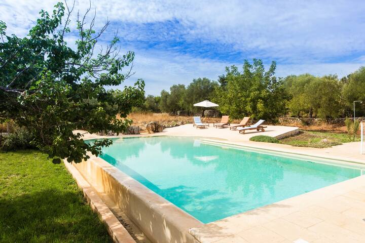 Traditional Trullo: Enchanting Pool & Garden gallery image 3