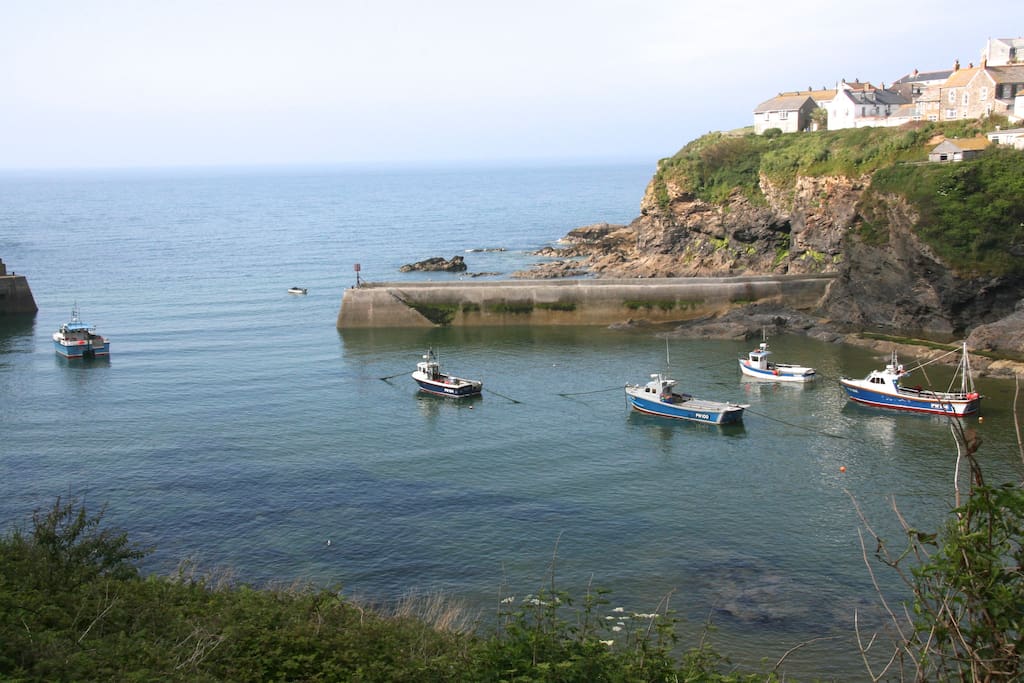 Port Isaac.famous film setting of Doc Martin also home of Fishermen's Friends. Working harbour for local fishermen and traditional cottages