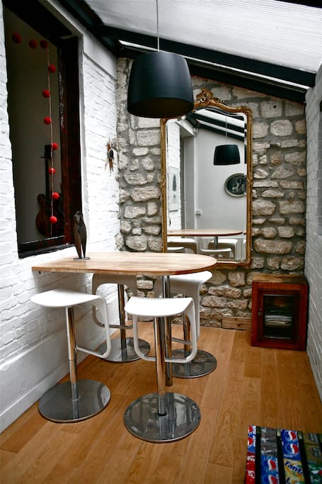 Entrée / Bar.