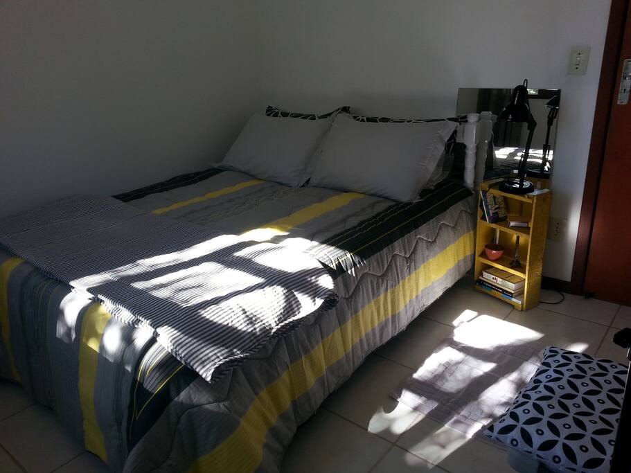 Quarto aconchegante, colchão firme, densidade 33