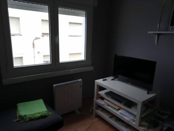 Piso De Tres Habitaciones En El Centro De Burela - Galice