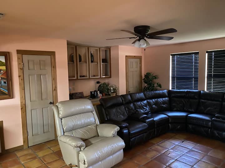 House With Great Privacy / 2 King, 1 Queen - North Padre Island, TX
