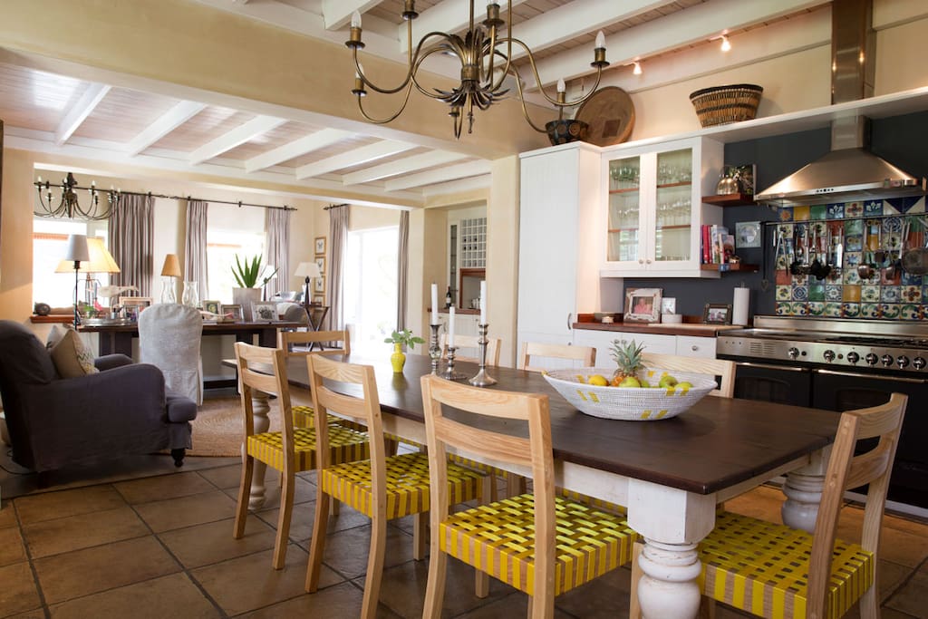 Fantastic flow from kitchen to lounge