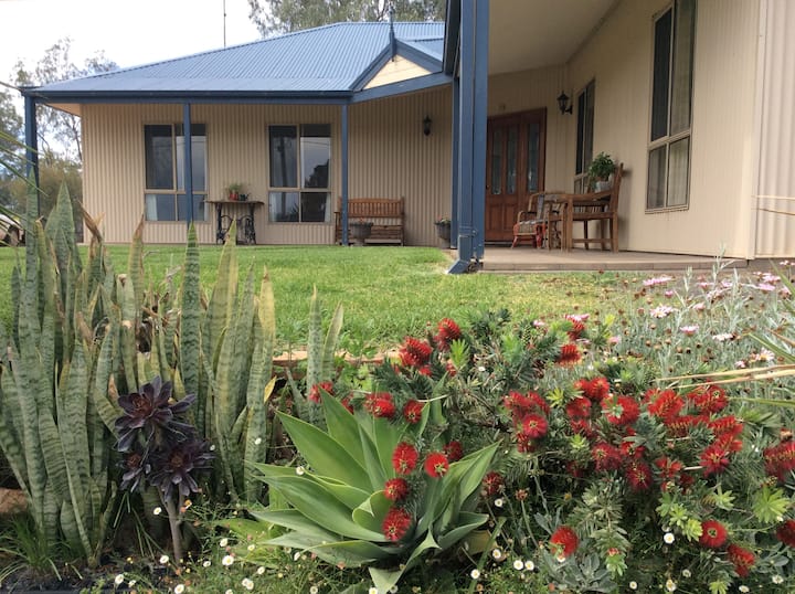 North Bourke Room 2 (Double) One of 3 guest rooms Houses for Rent in