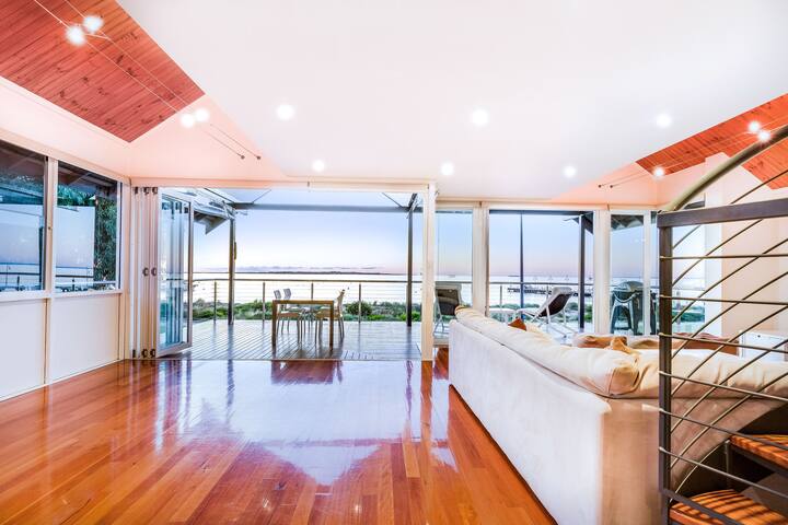 Bluehaven Beach Retreat – Beachfront Luxury gallery image 4