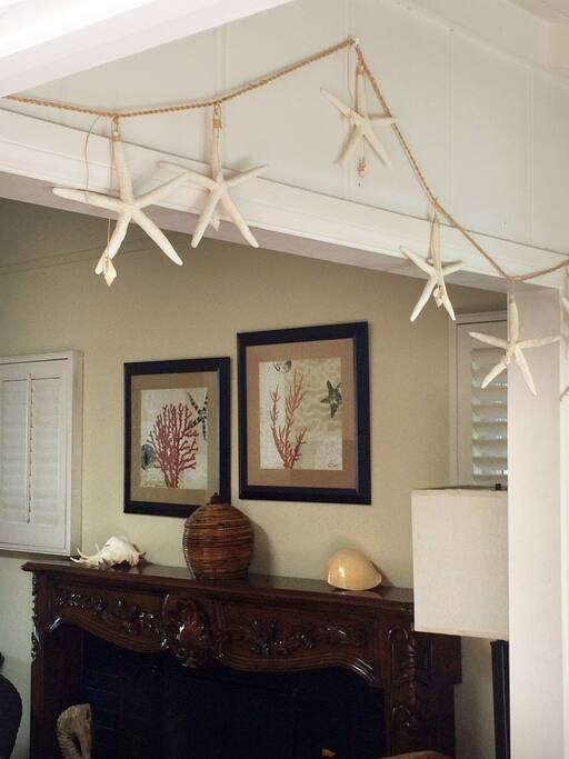 Entry to living room welcomes you to the beachy cottage.