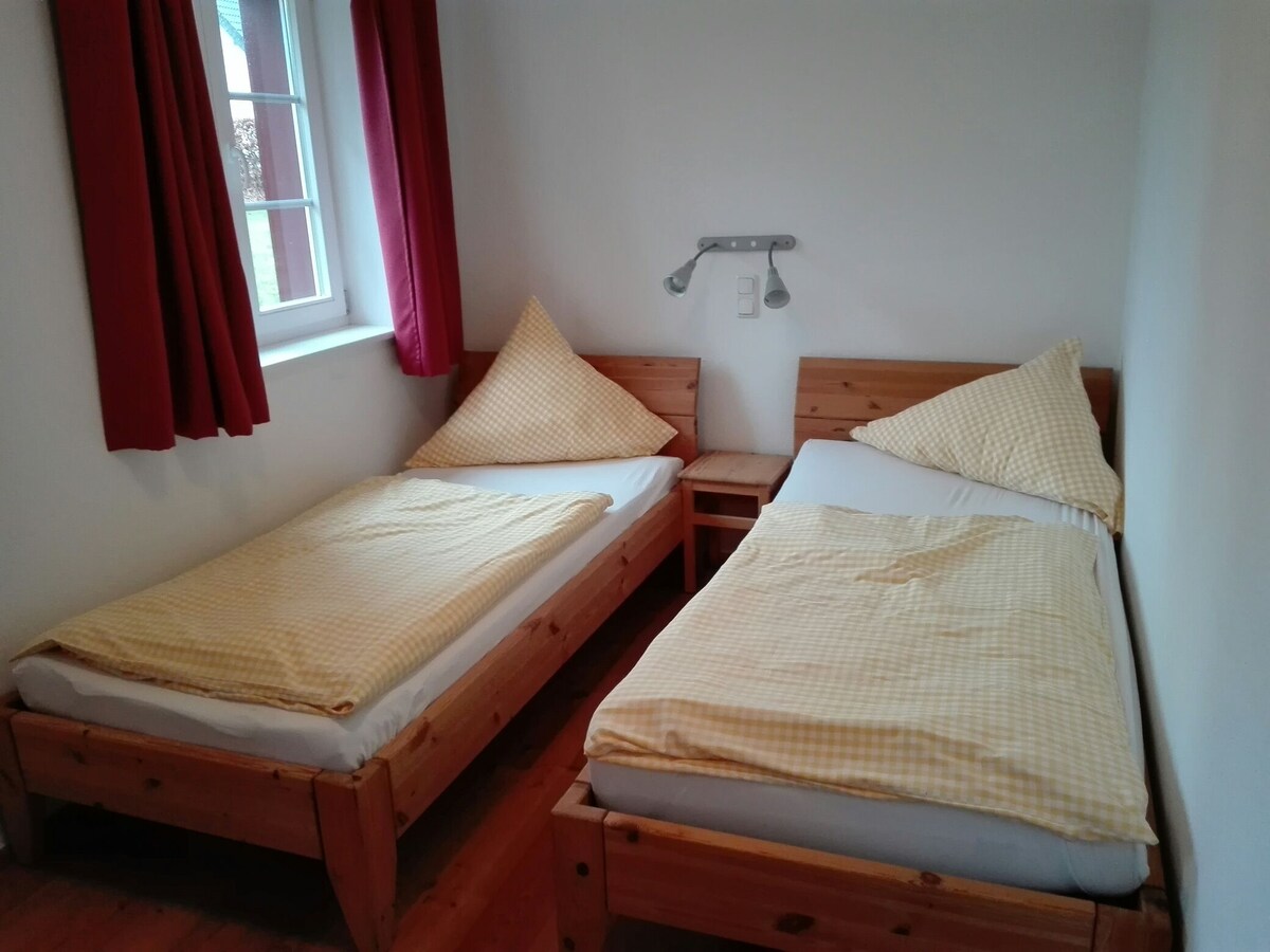 Chumba cha kulala chenye vitanda vya mtu mmoja