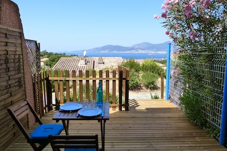 Studio avec vue mer dans la baie d'Ajaccio