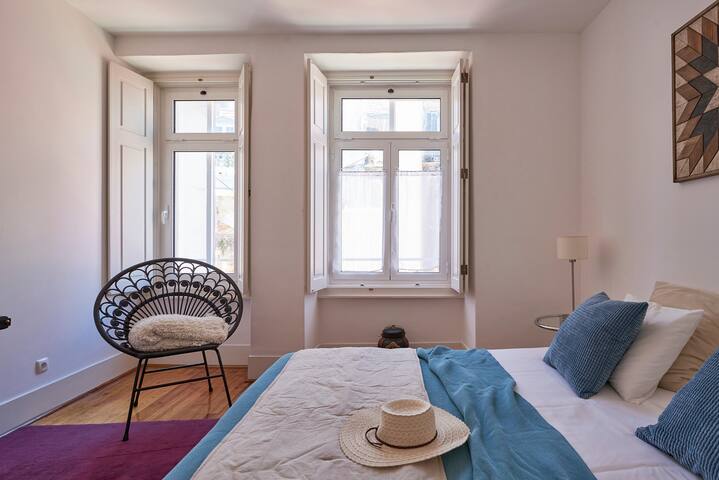 AlfamaTejo Historic Downtown – 4 rooms 3 bths AC gallery image 4