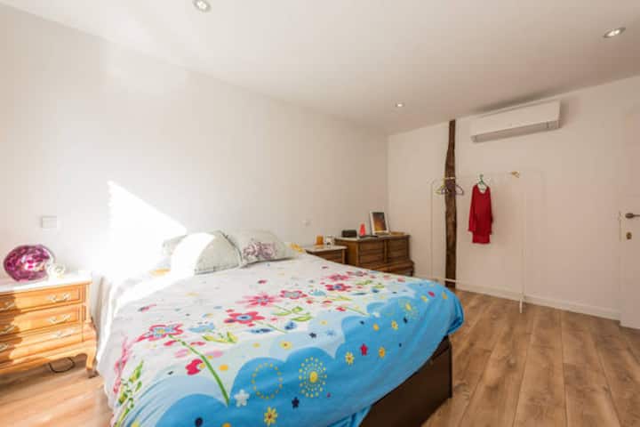 Stylish & Spacious Apartment In Central Madrid - Madrid