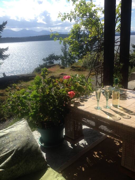 Chilled white wine,
perfect on the deck.