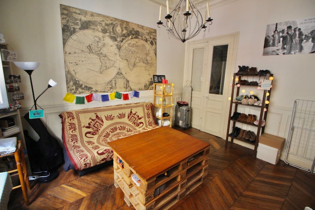 Table made from palette and there is a convertible sofa to host until 4persons