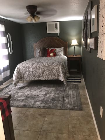 The Brazos Guest House 
Cute & clean