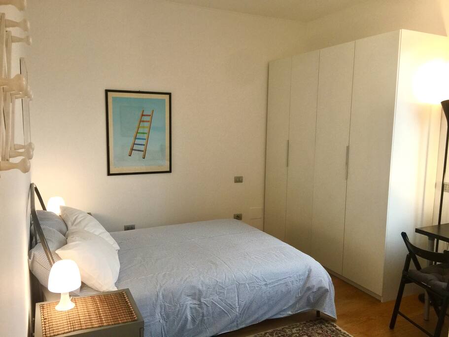 Letto francese 140x200, armadio a quattro ante