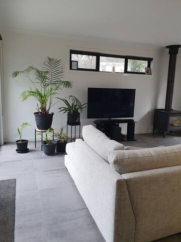 Pet Friendly Country Retreat with secured dog yard gallery image 2