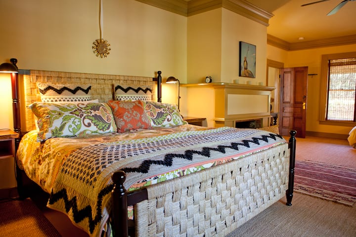 La chambre du porche est l'une des 4 chambres de la maison de péage