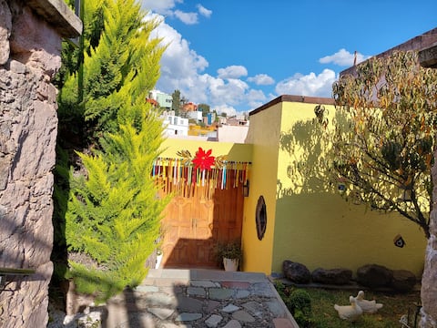 Successful Airbnb property: Casa Bugambilia, modern Mexican style. in Guanajuato