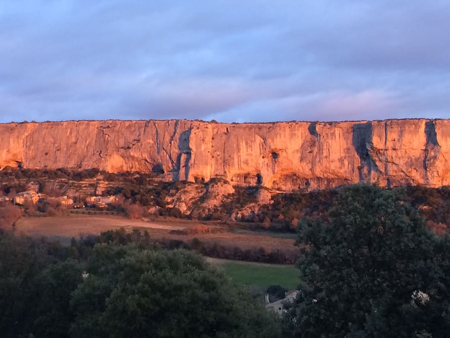 Couché de soleil sur la falaise