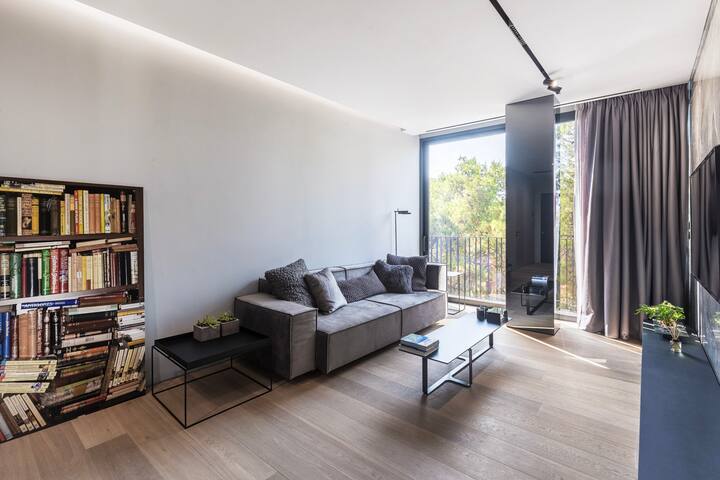 The Duke suite 402 (two bedroom suite) gallery image 3