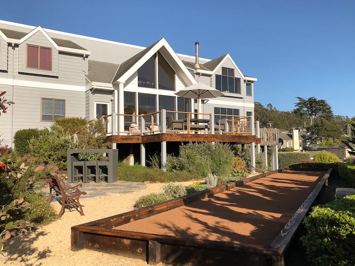 "Southwest" - Pacific & Harbor Views - Queen Bed - Half Moon Bay, CA