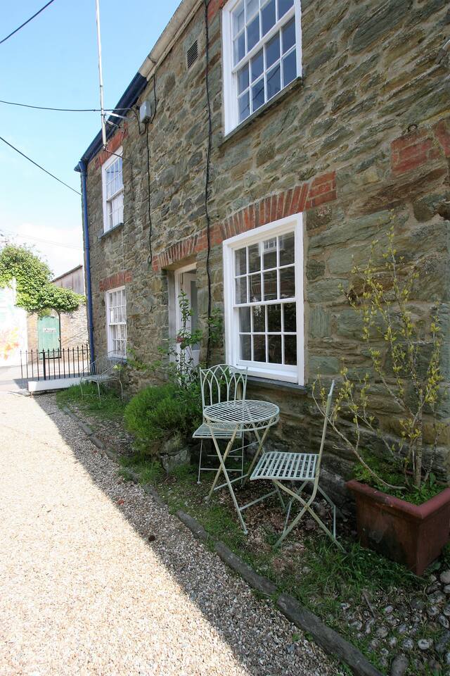 21 Island Street Fishermans Cottage Salcombe Houses For Rent