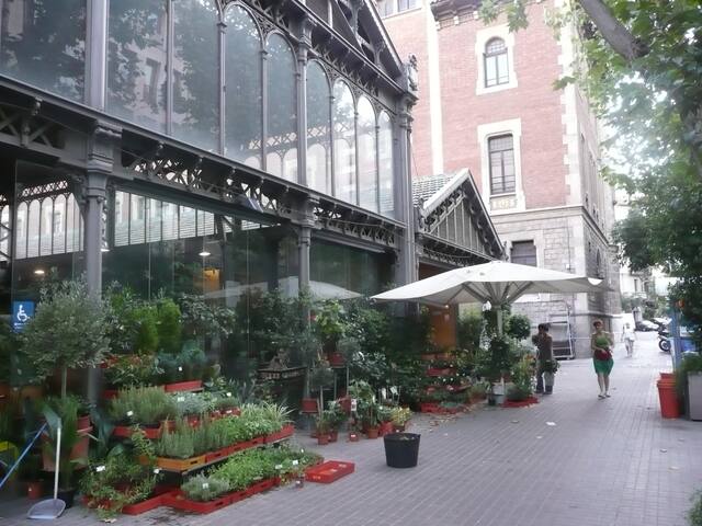 Airbnb Carrer De Valencia Vacation Rentals Places To Stay