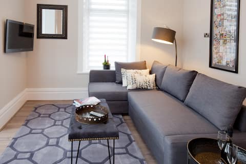 Luxury Blackpool Town Centre Apartment sleeps four