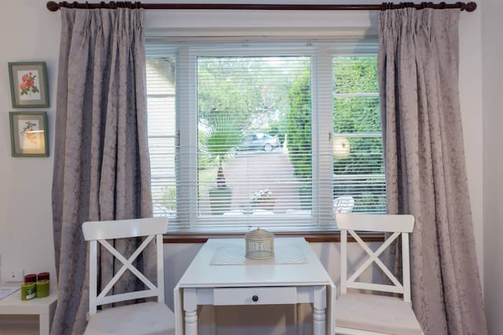 Light, Airy, Private Studio. - 퍼스