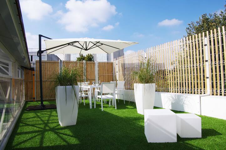 Luxury Loft 450m² A-C/ Pool/ Rooftop/ Parking gallery image 5