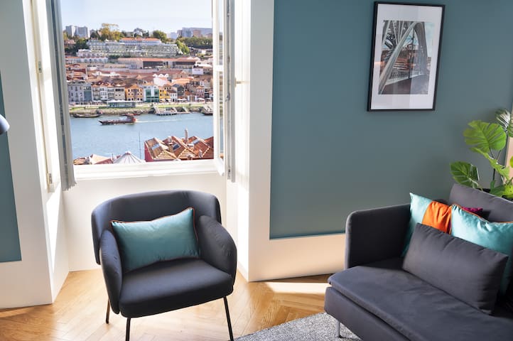 45 5 Blue Gem With River Views