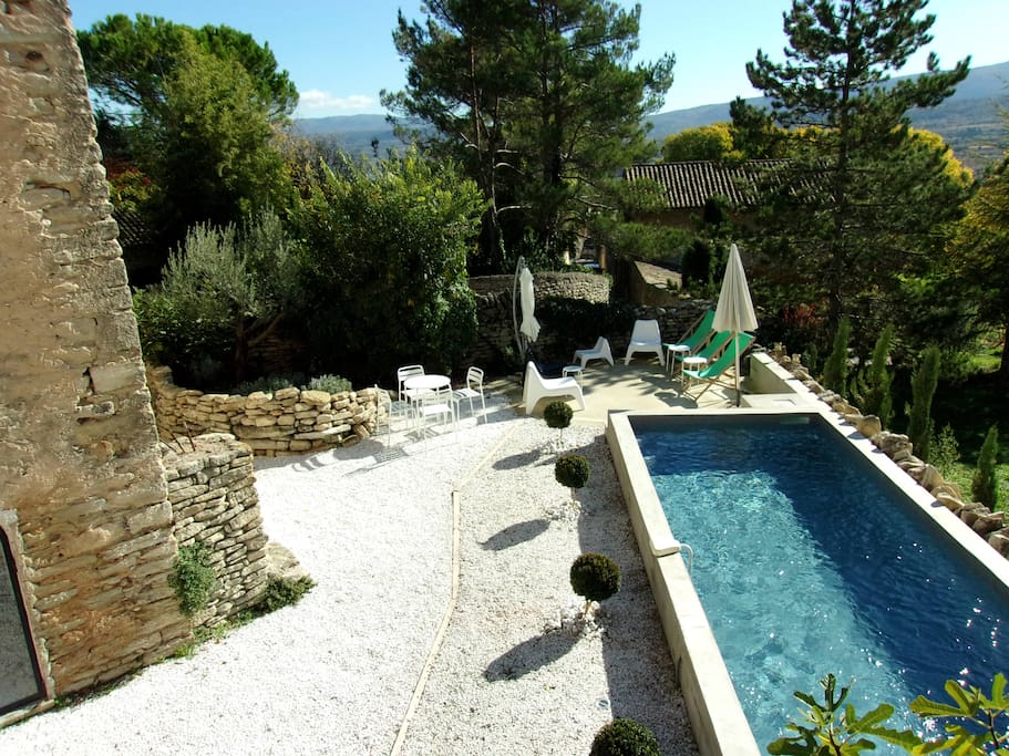 The swimming pool / La piscine