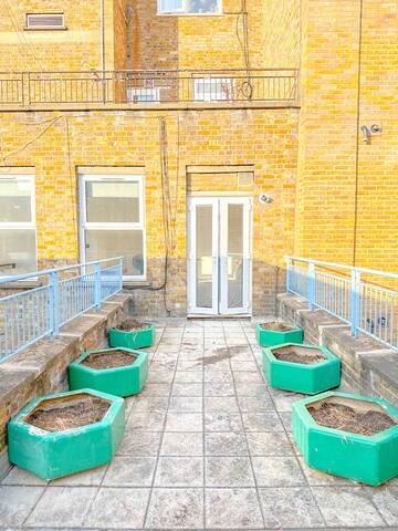 2 bed-2bath – Huge Terrace Brand New gallery image 4