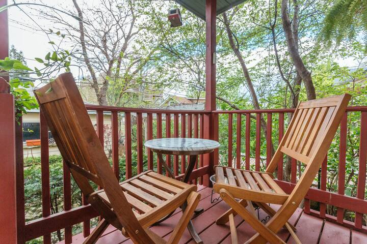 Welcome to Chicago’s smallest neighborhood… gallery image 5