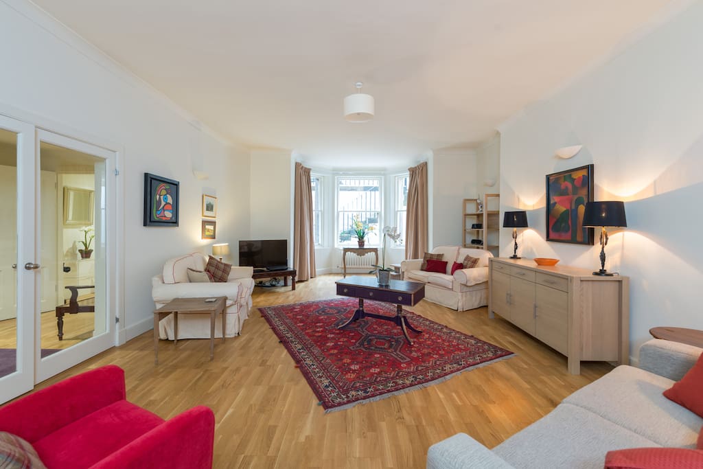Large sitting room