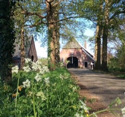 Staying in a farm with a wide view ...