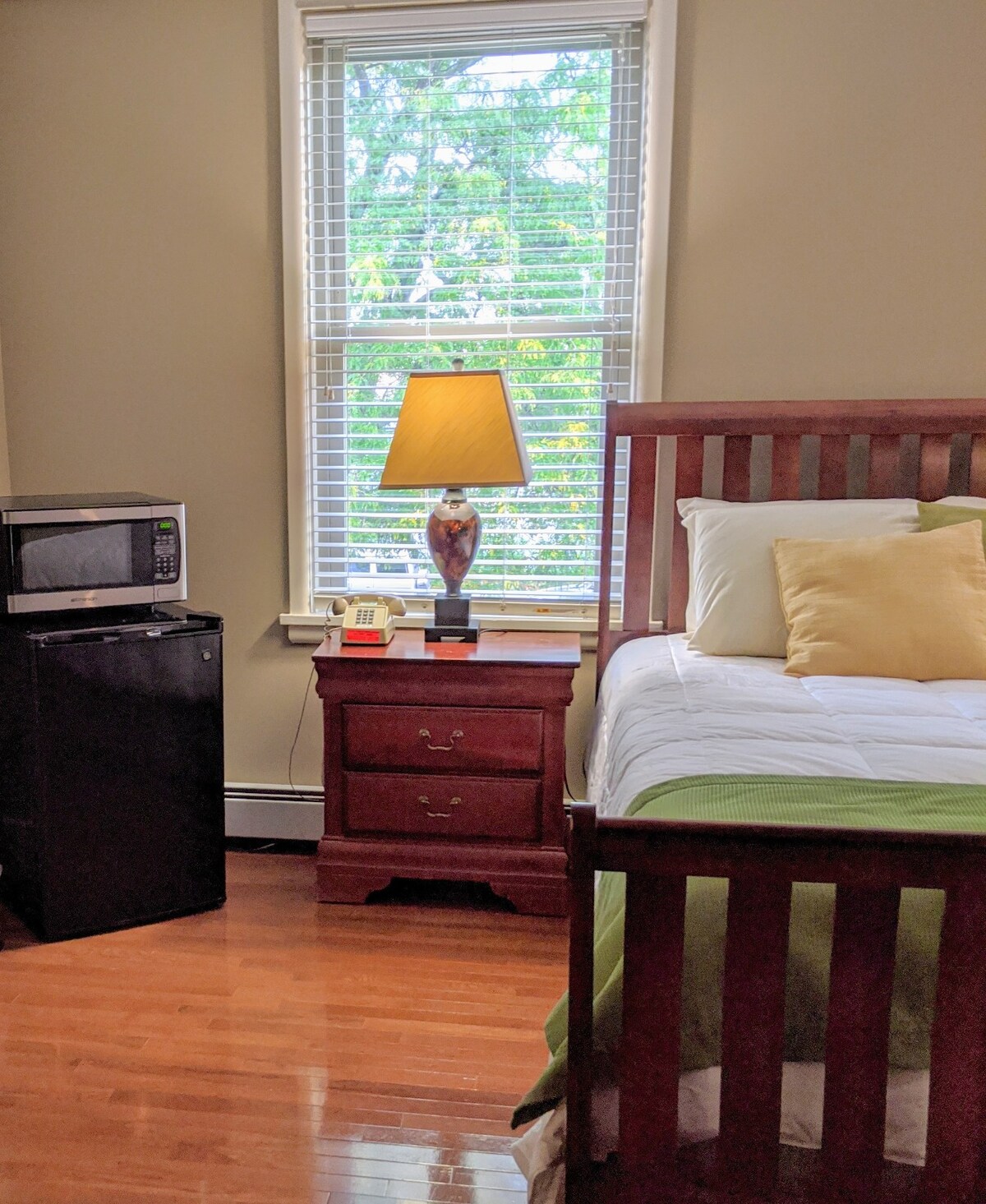 Lakeview Guest House