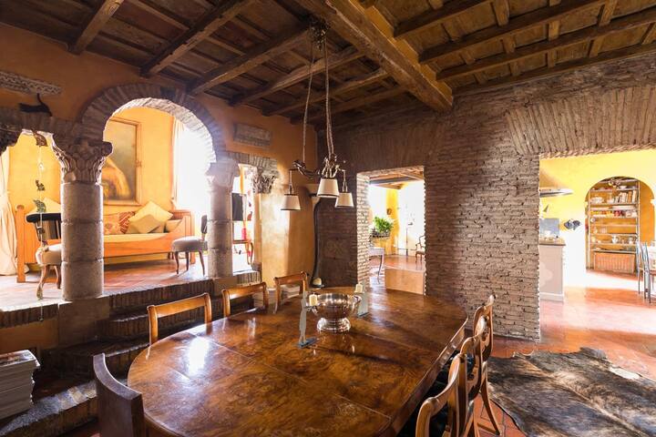 Trastevere Penthouse with Roof Terrace by Romeloft gallery image 4