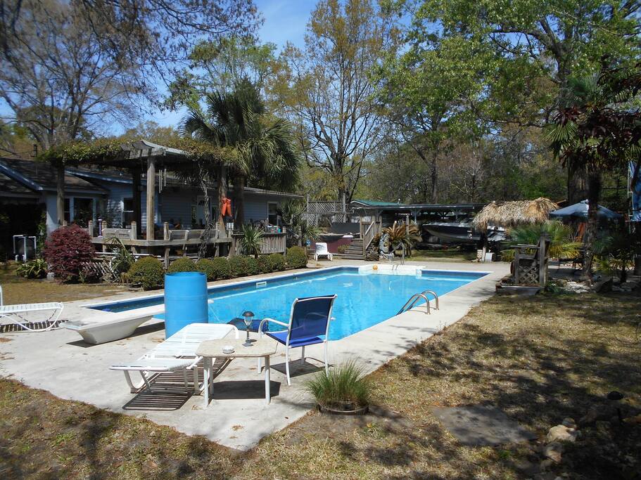 Another view of the shared pool area