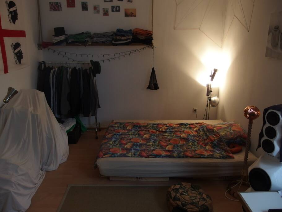 Bett