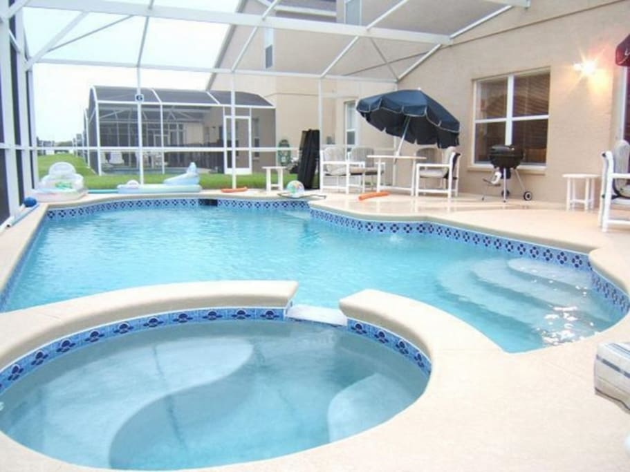 Pool with Jacuzzi