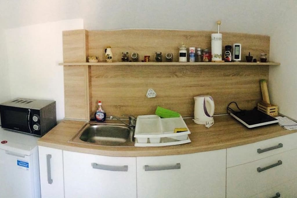 fully equipped kitchen