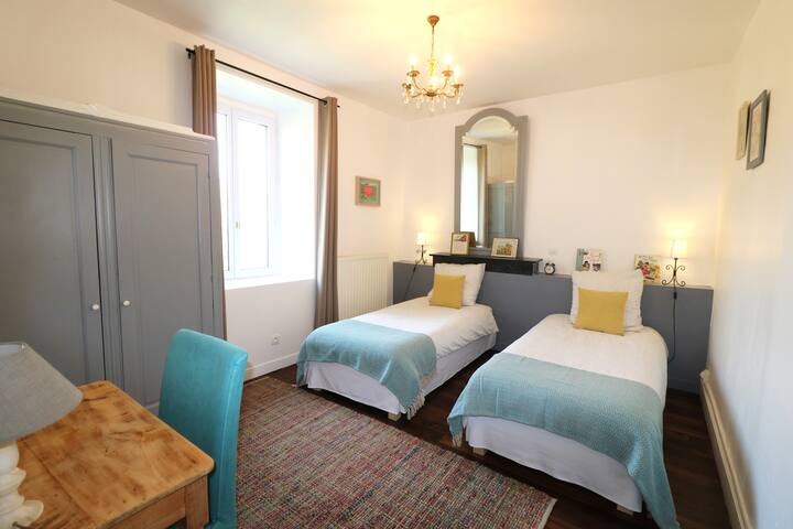 Quarto Alex, 2 camas 90x190